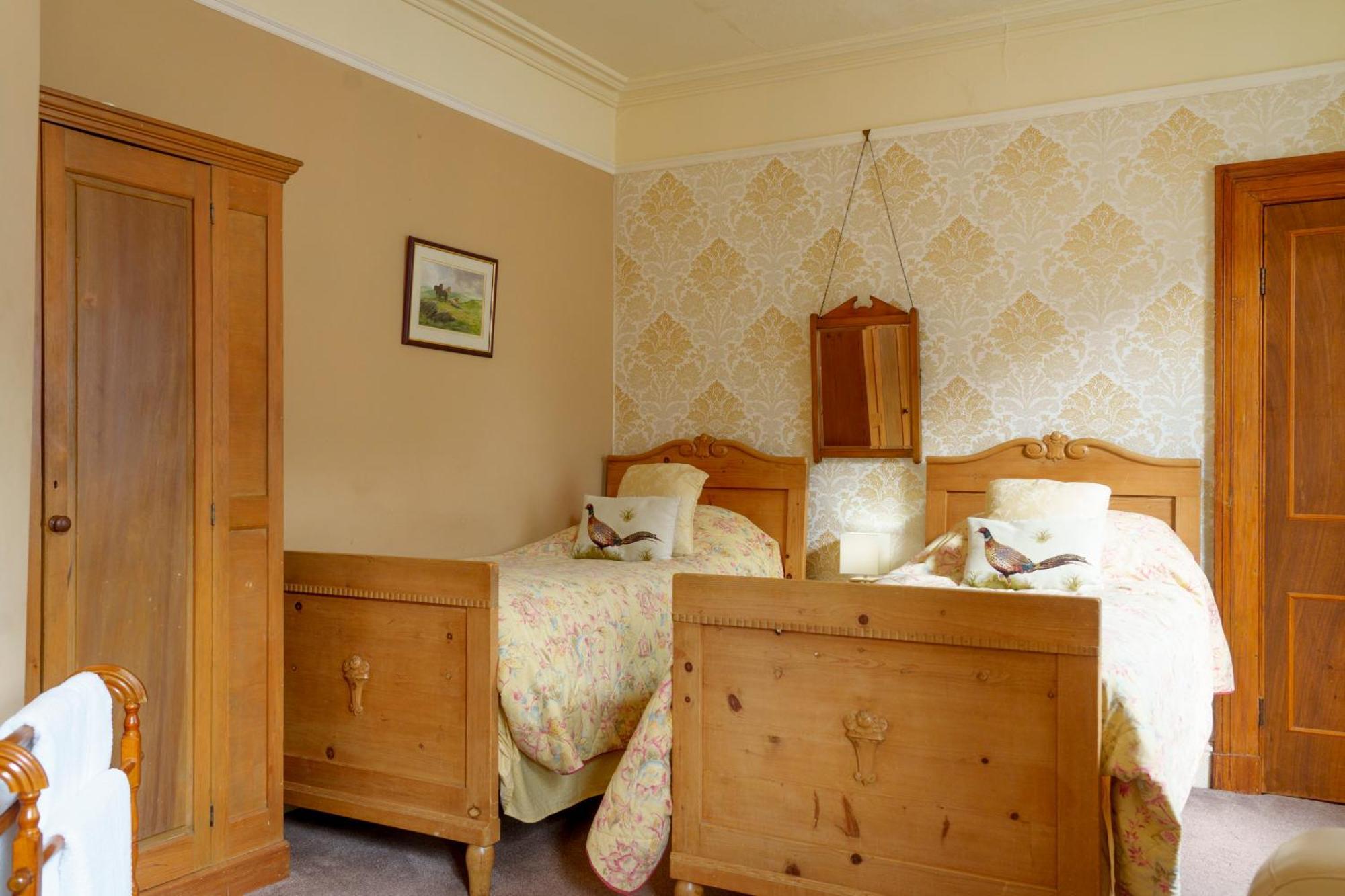 Harrisons Hall Bed & Breakfast Hotel Mold Exterior foto